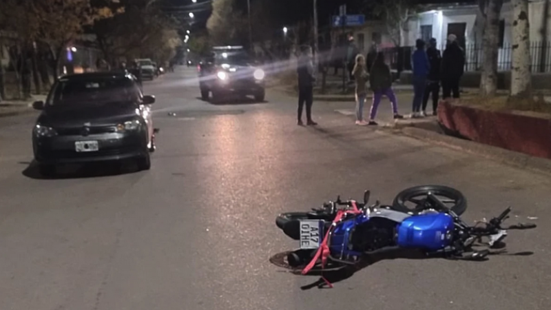 Murió una joven de 18 luego de chocar con su moto en Ciudad